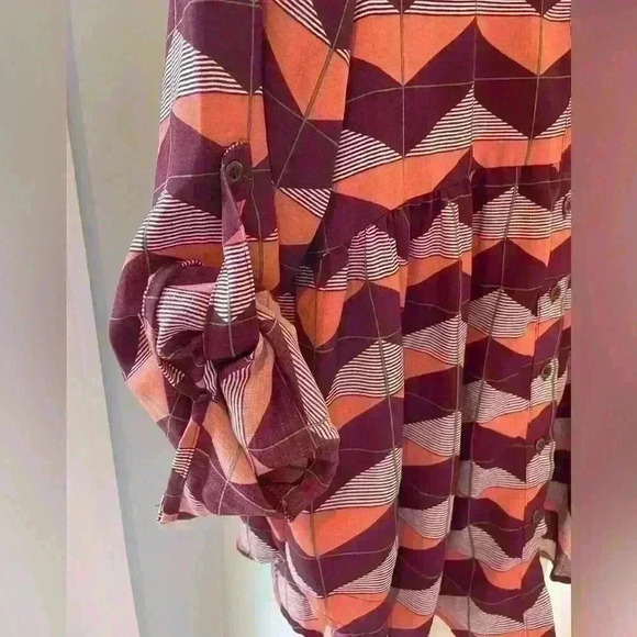 Entro Blouse Size Small Flowy Button Up Longer Blouse - Picture 7 of 9